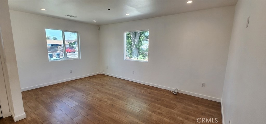 2333 Evergreen Street - Photo 3