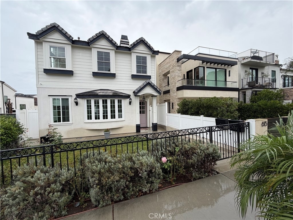 613 Poppy Avenue - Photo 1
