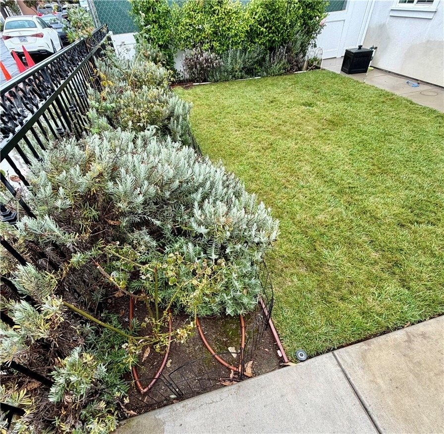 613 Poppy Avenue - Photo 2