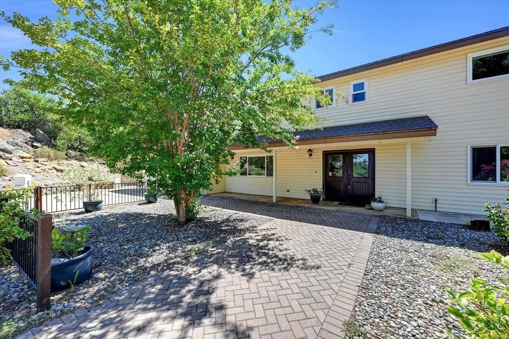 15436 Las Manzanitas Road - Photo 2