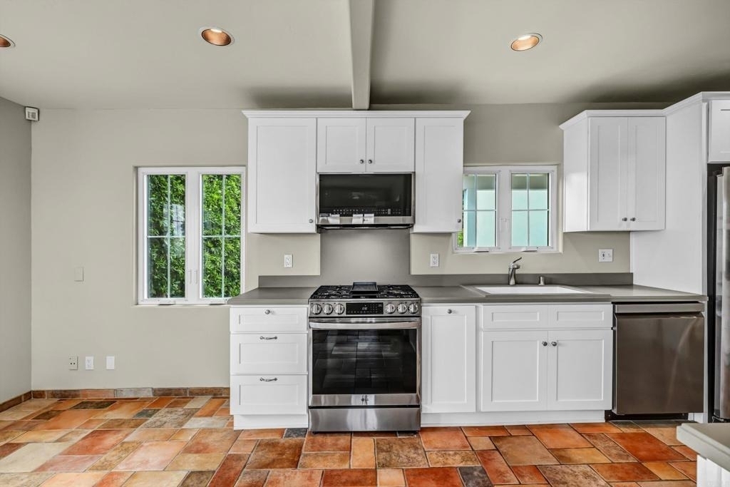 325 13th Street - Photo 12