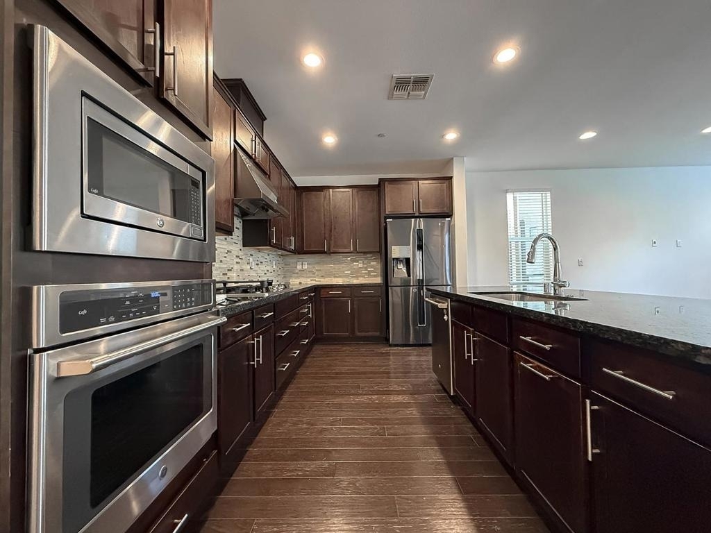 4028 Freestone Place - Photo 6