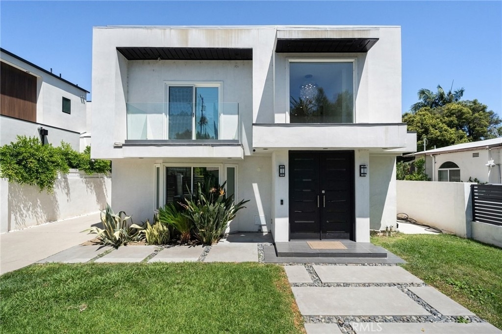 4630 Cedros Avenue - Photo 1