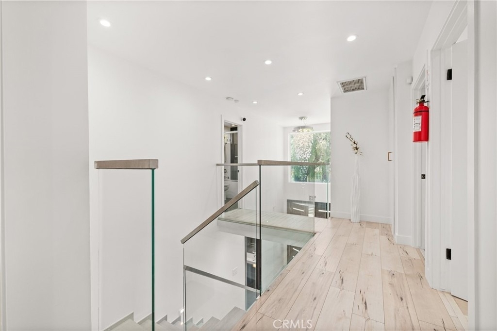 4630 Cedros Avenue - Photo 31