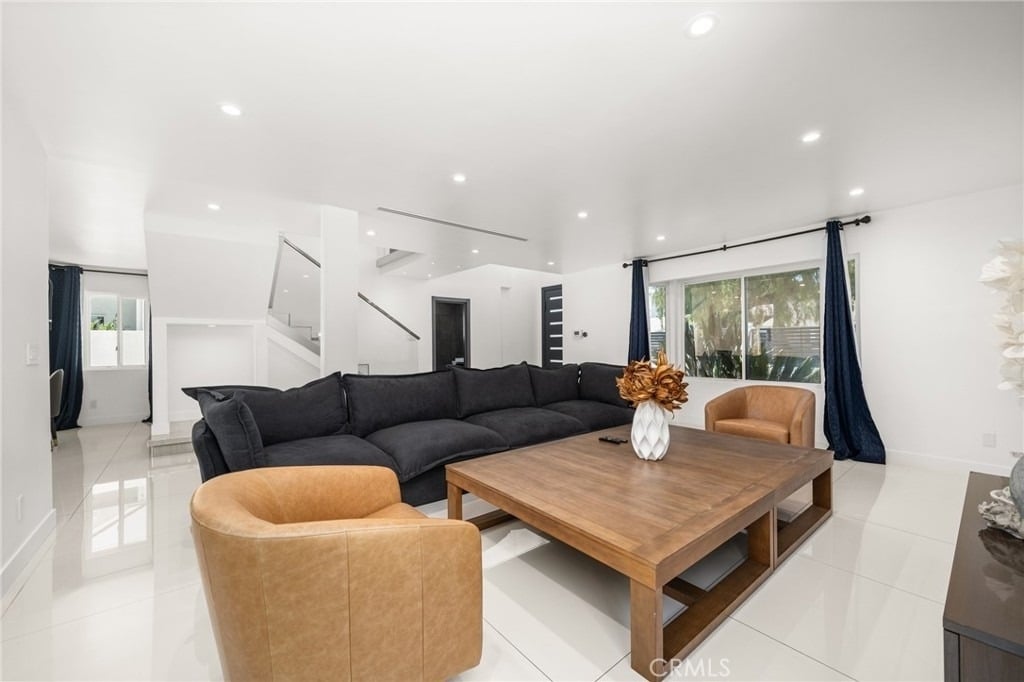 4630 Cedros Avenue - Photo 5