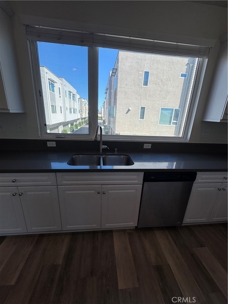 10742 Paramount - Photo 12