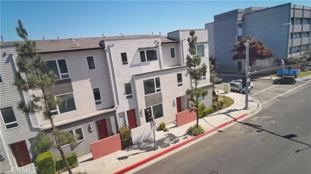 10742 Paramount - Photo 2