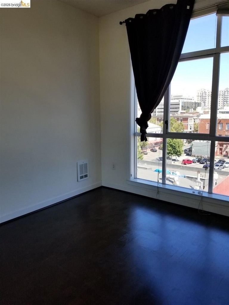 585 9th St - Photo 22