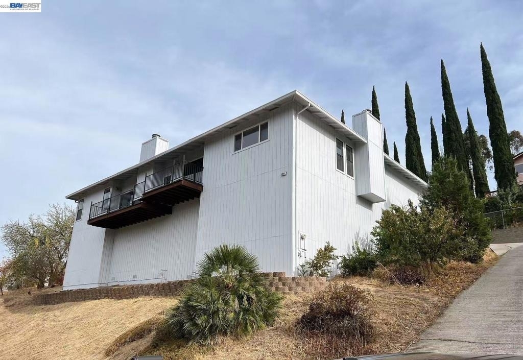 2941 Sunset Ln - Photo 0
