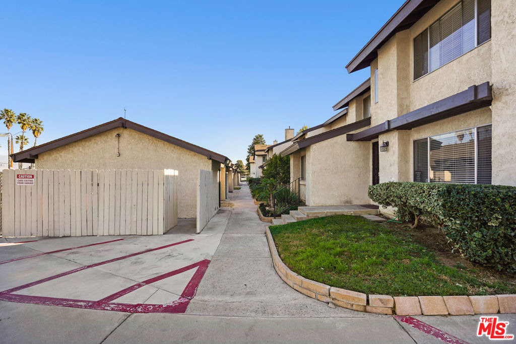 1185 Mohave Drive - Photo 3
