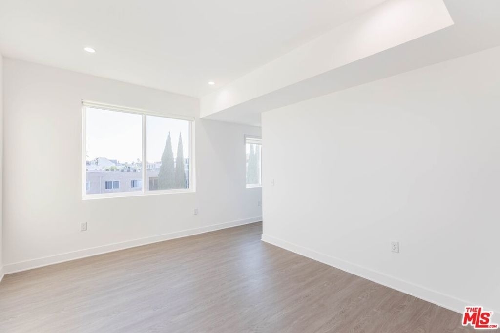 843 Wilcox Avenue - Photo 8