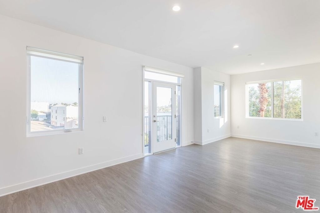 843 Wilcox Avenue - Photo 1