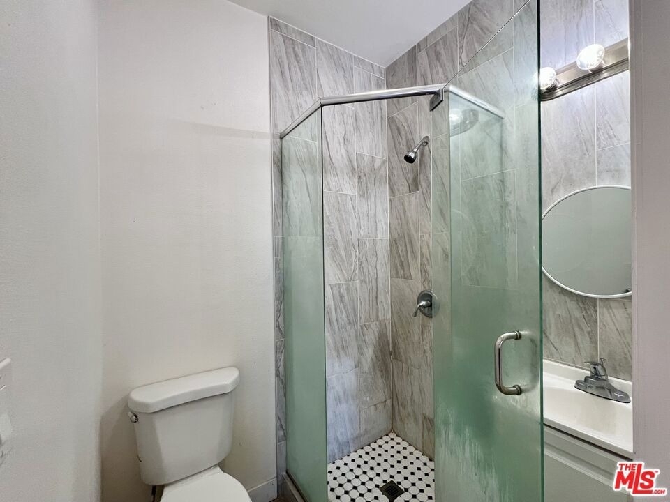 156 W 32nd Street - Photo 4