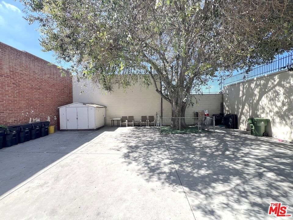 156 W 32nd Street - Photo 8
