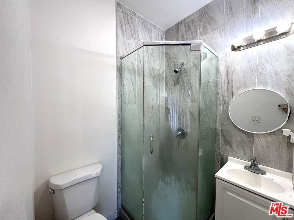 156 W 32nd Street - Photo 5