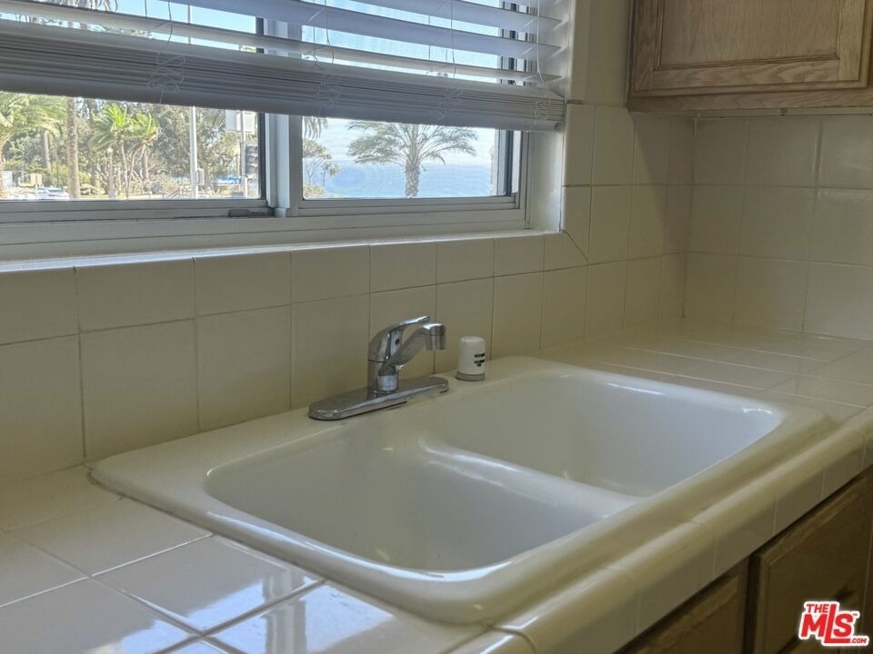 757 Ocean Avenue - Photo 18