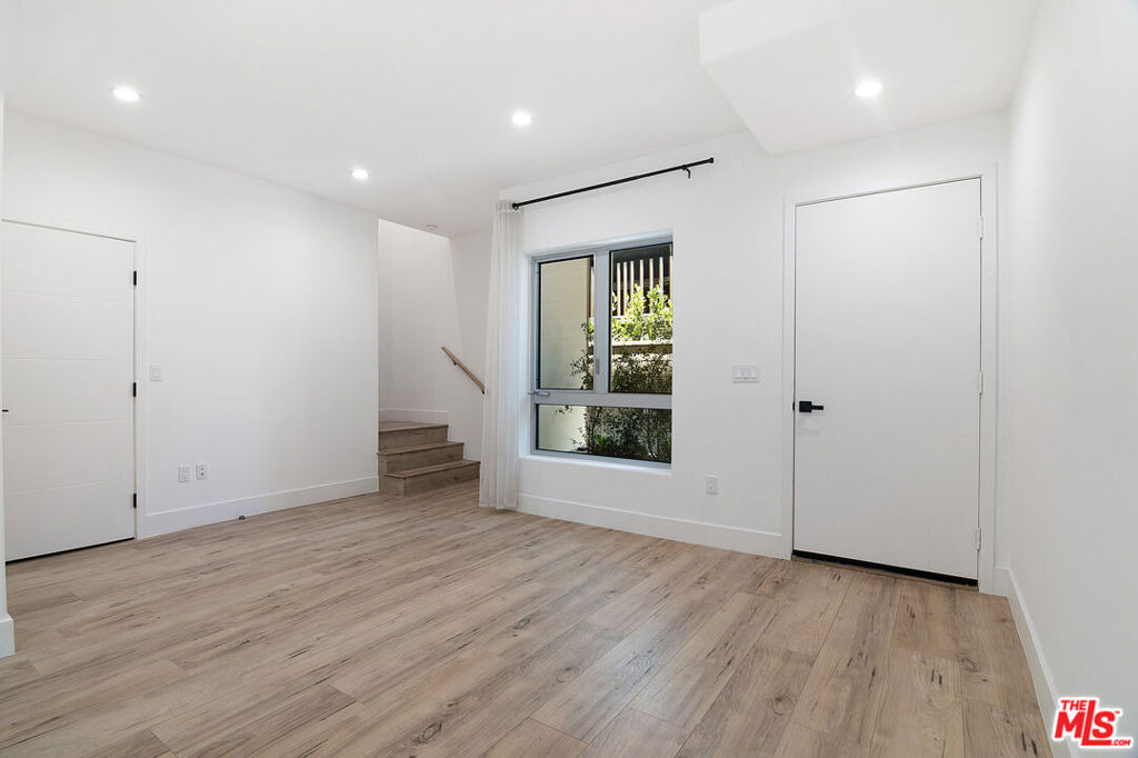 1236 N Fairfax Avenue - Photo 6