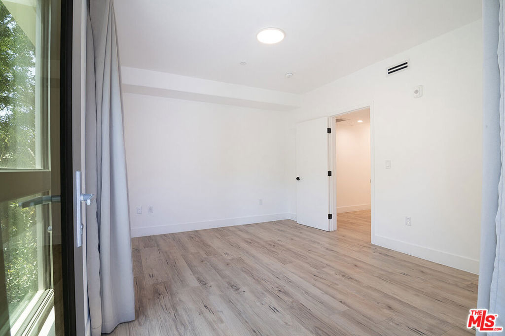 1236 N Fairfax Avenue - Photo 26