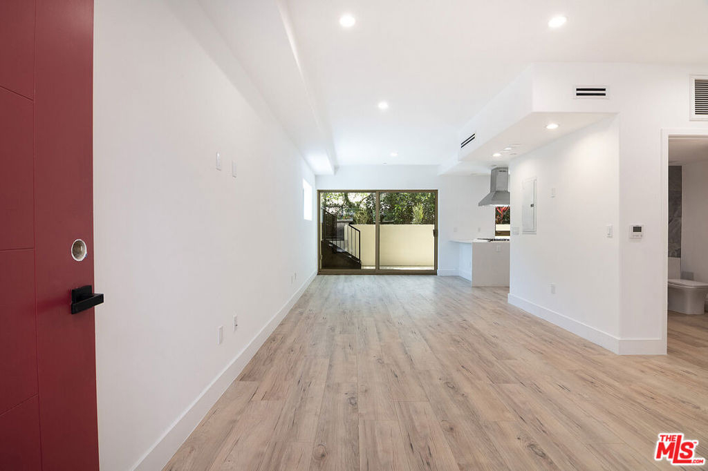 1236 N Fairfax Avenue - Photo 3
