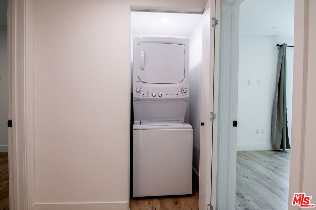 1236 N Fairfax Avenue - Photo 30