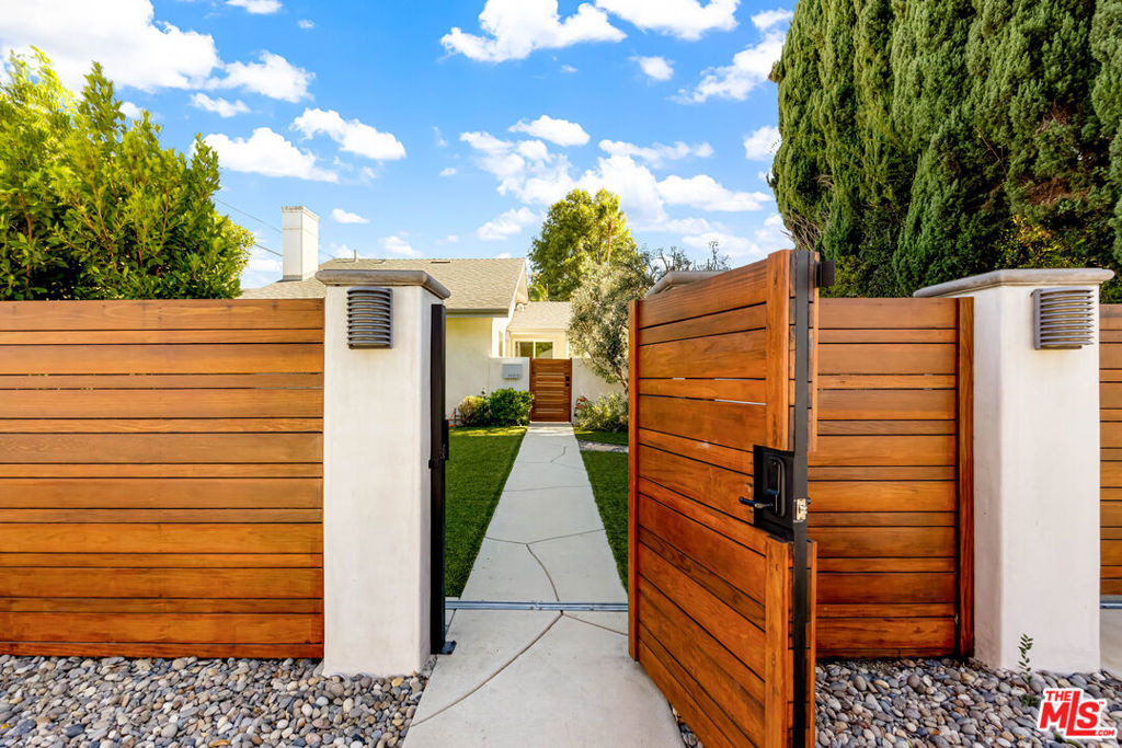 14516 Otsego Street - Photo 1