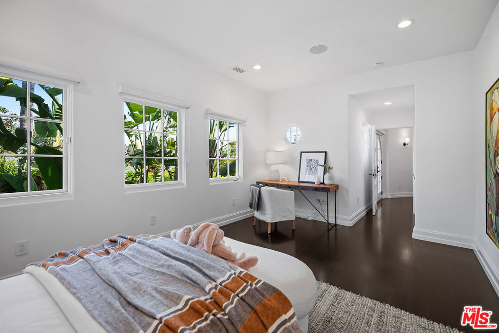 9928 Toluca Lake Avenue - Photo 26