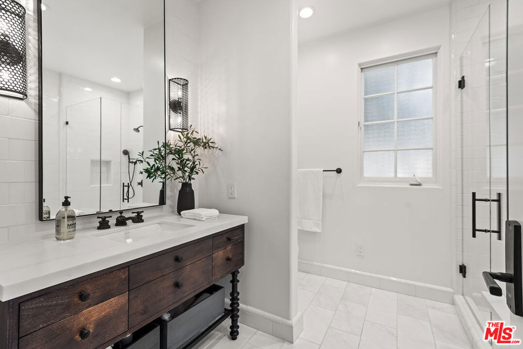 9928 Toluca Lake Avenue - Photo 12