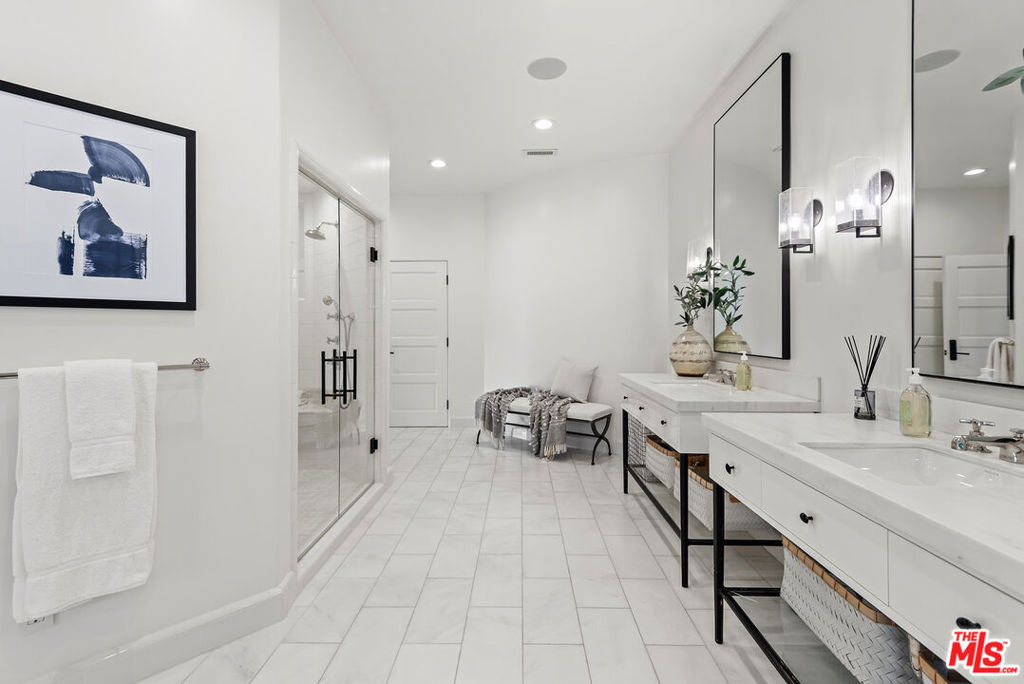 9928 Toluca Lake Avenue - Photo 20