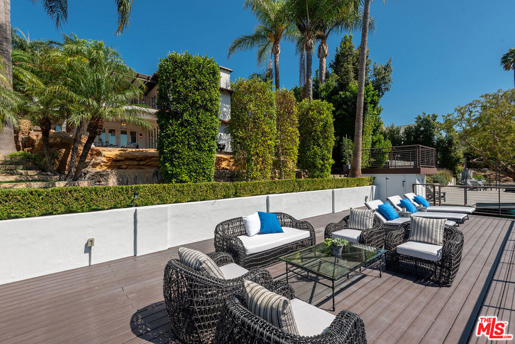 9928 Toluca Lake Avenue - Photo 42