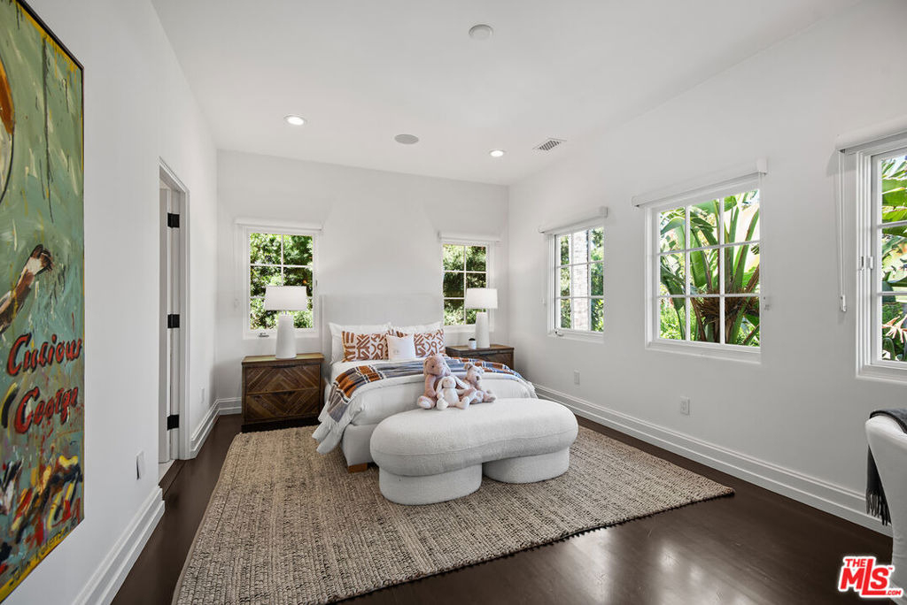 9928 Toluca Lake Avenue - Photo 25