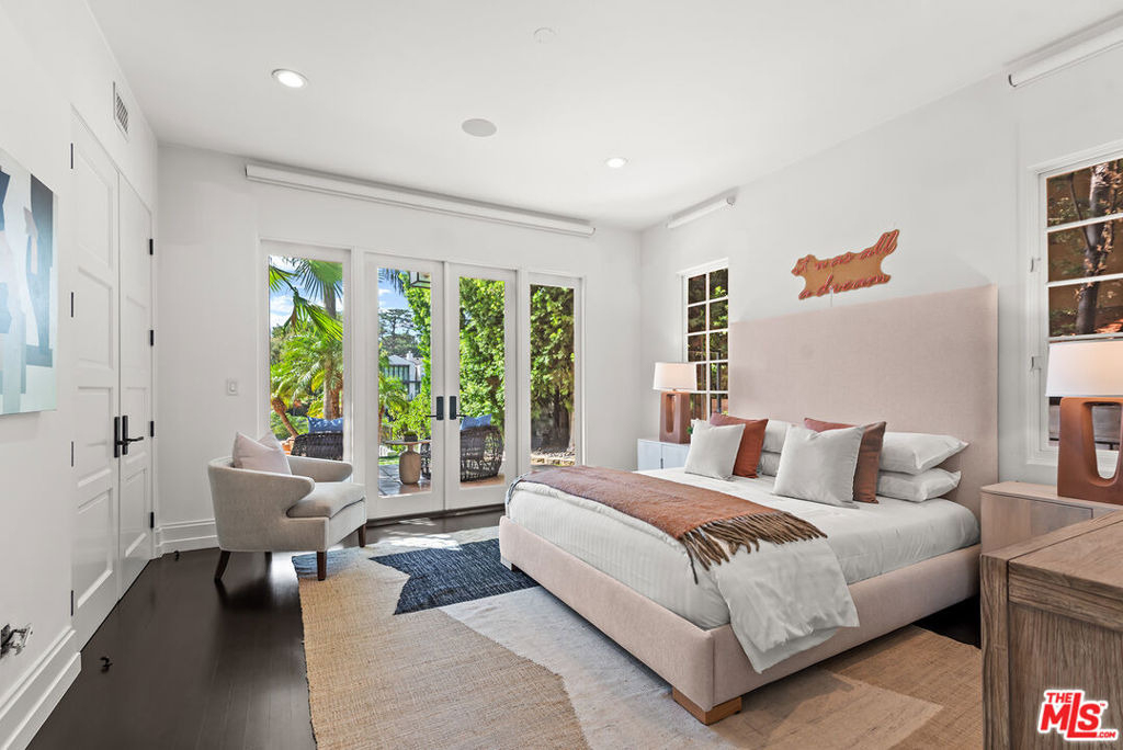 9928 Toluca Lake Avenue - Photo 11