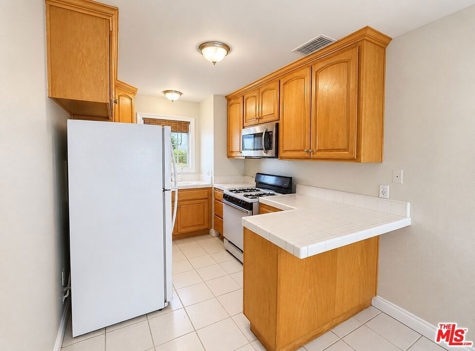 11735 Valley View Avenue - Photo 3
