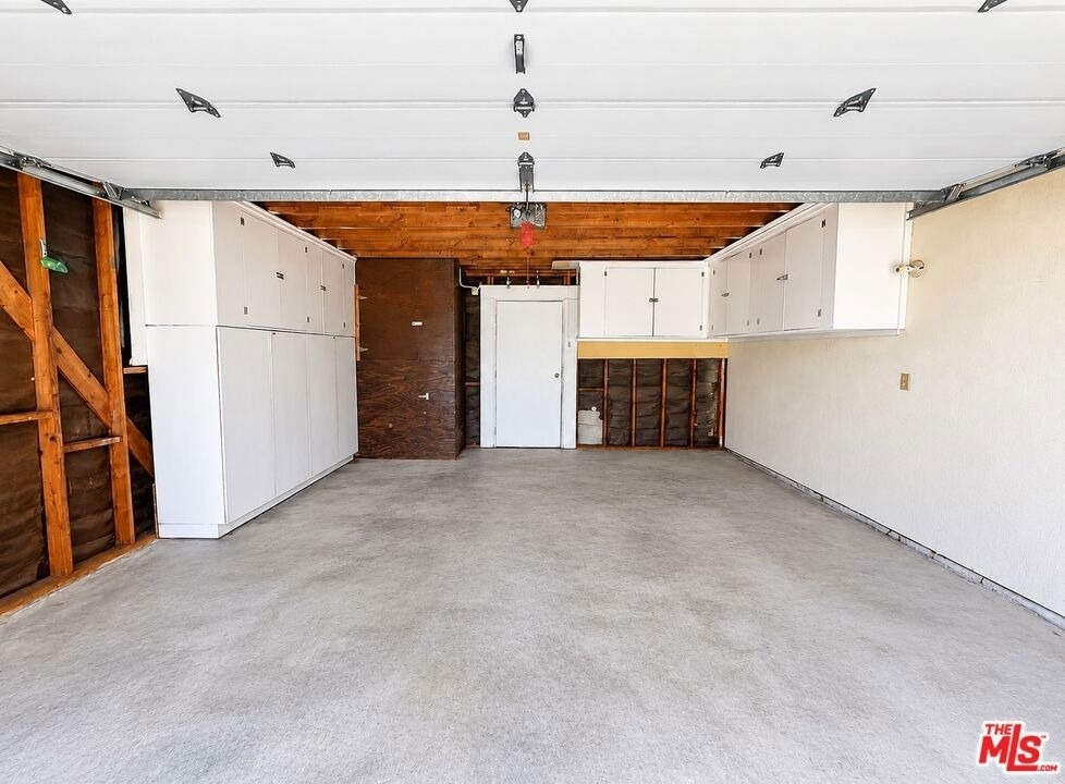11735 Valley View Avenue - Photo 17