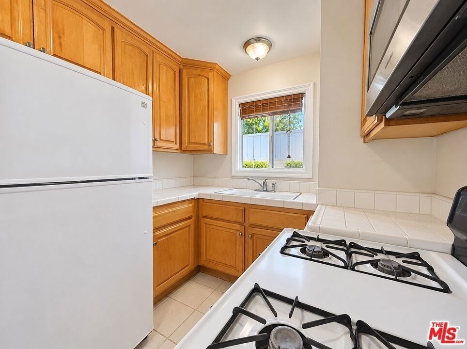 11735 Valley View Avenue - Photo 4