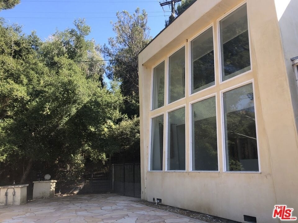 708 Thornhill Road - Photo 1