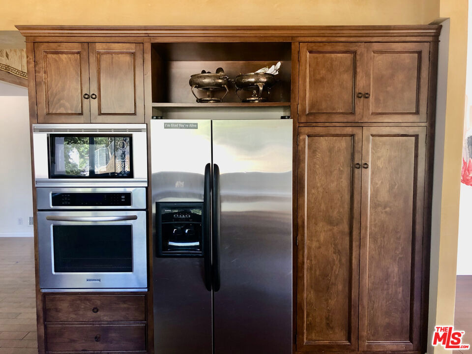 708 Thornhill Road - Photo 4