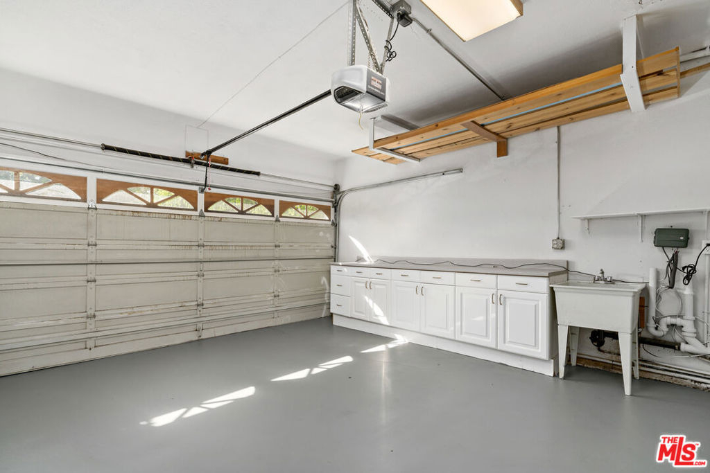 620 N Cherokee Avenue - Photo 10