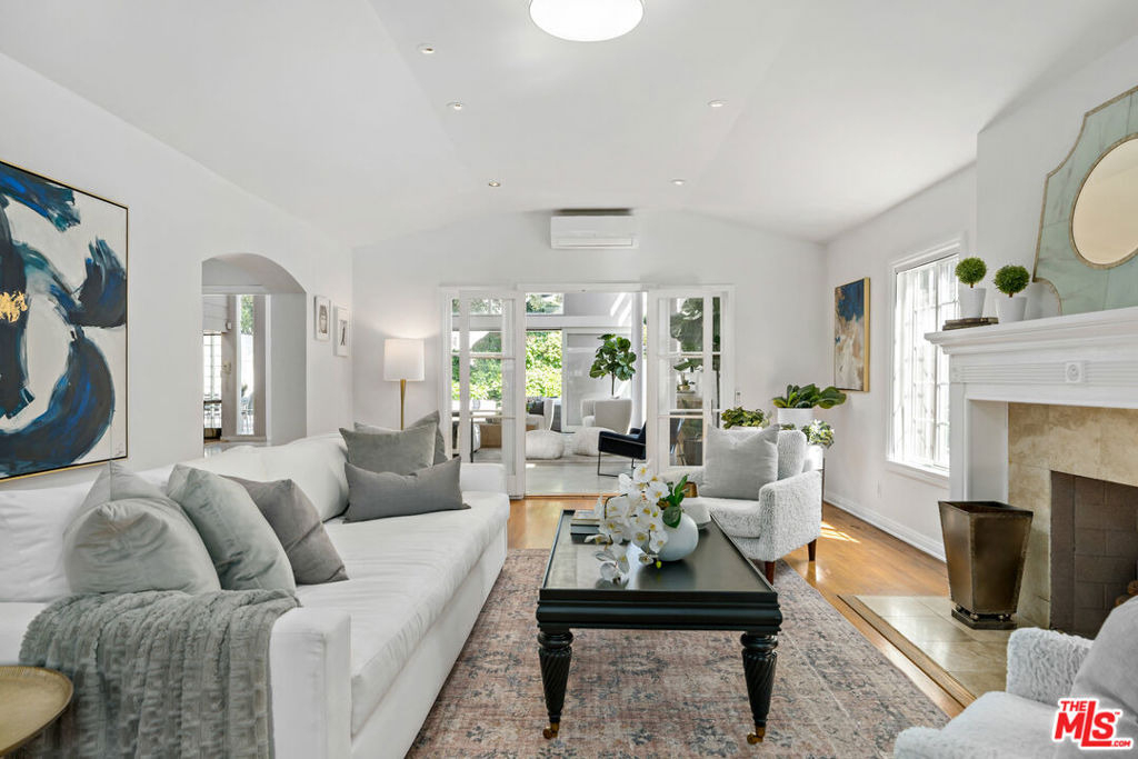 620 N Cherokee Avenue - Photo 3