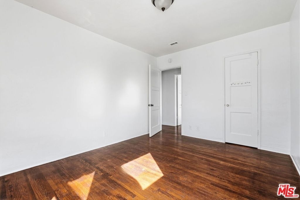 6651 W 88th Street - Photo 15