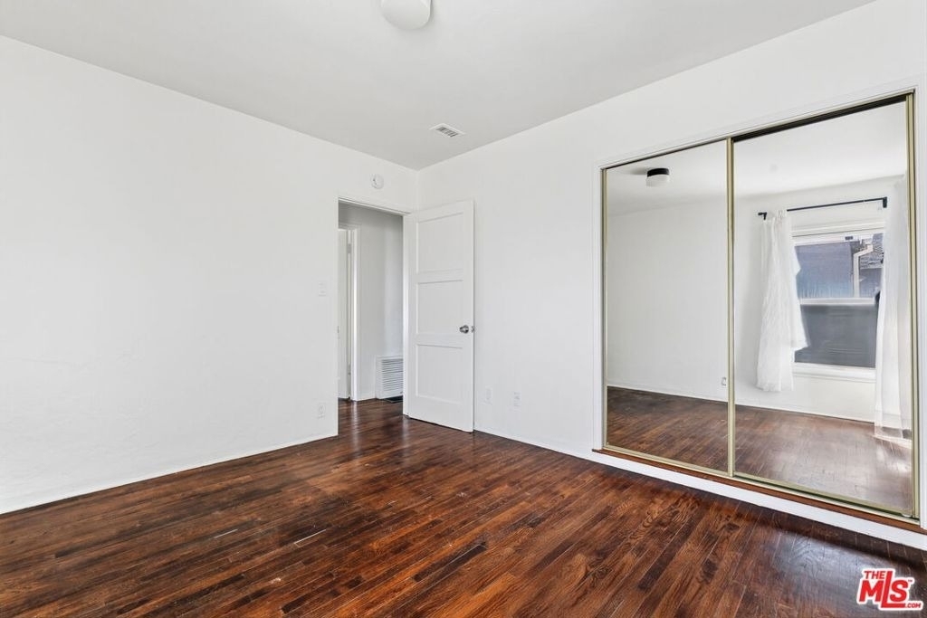 6651 W 88th Street - Photo 11