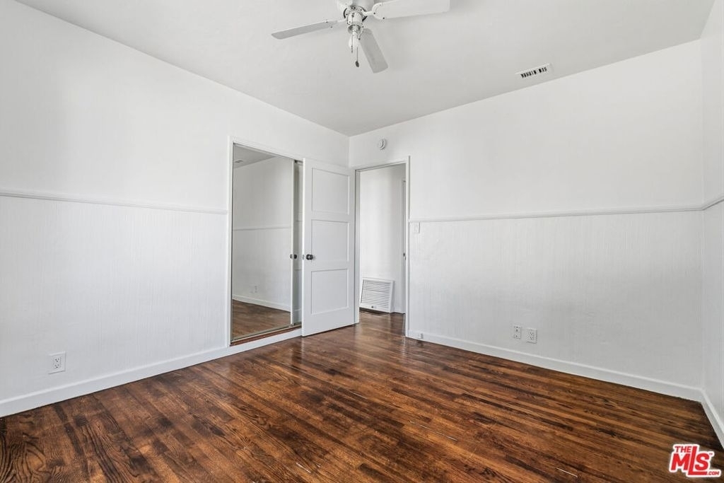 6651 W 88th Street - Photo 17