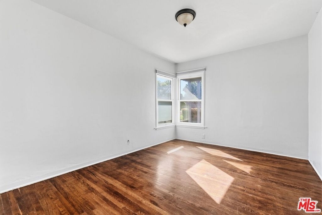 6651 W 88th Street - Photo 12