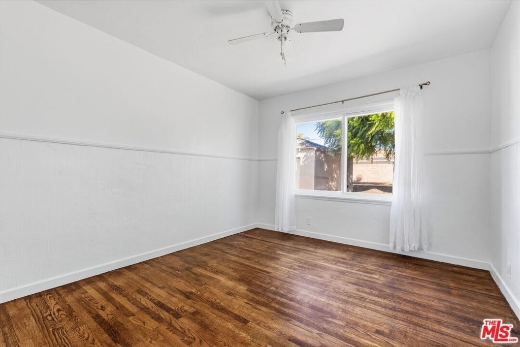 6651 W 88th Street - Photo 16