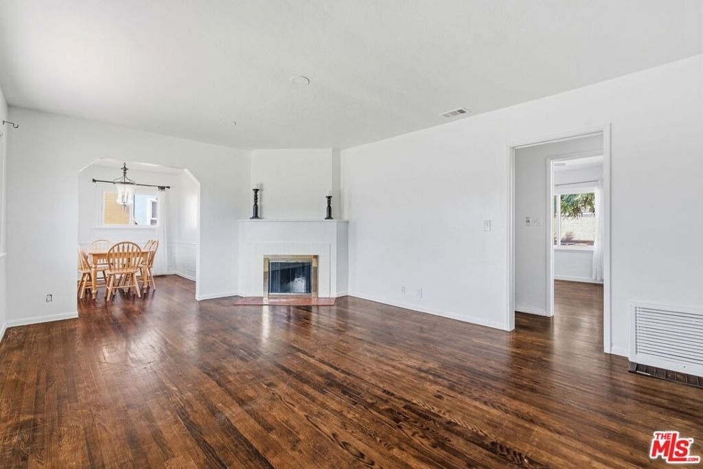 6651 W 88th Street - Photo 3