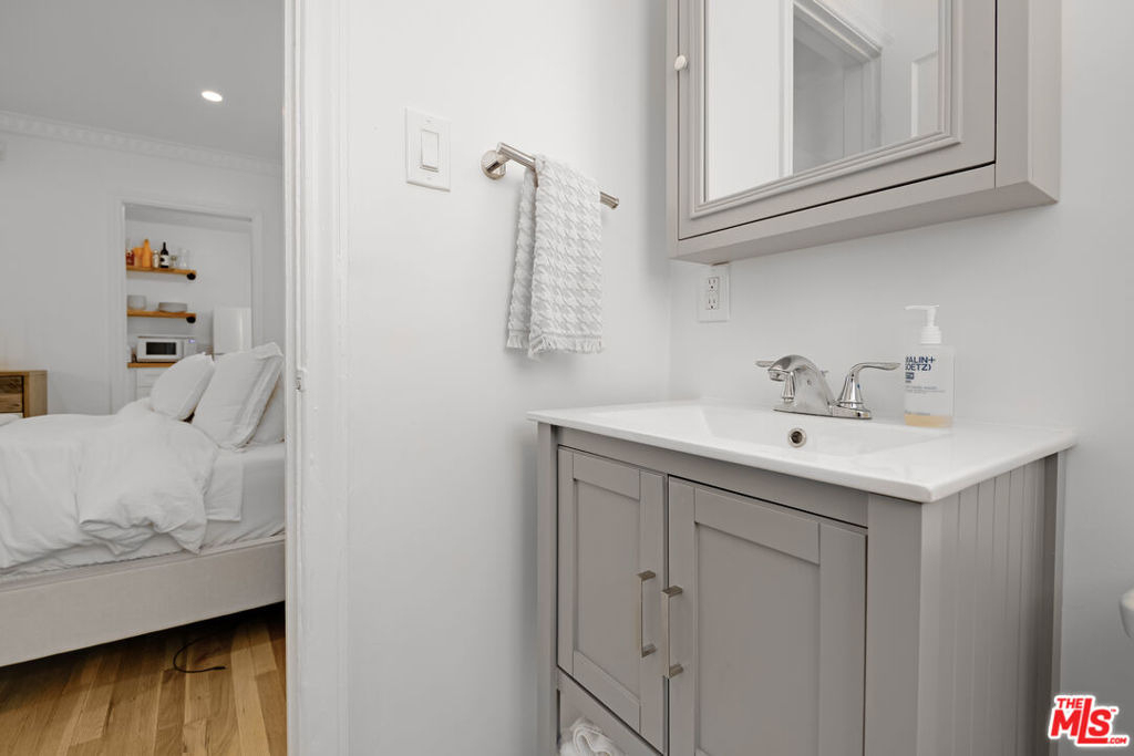 407 Shirley Place - Photo 10