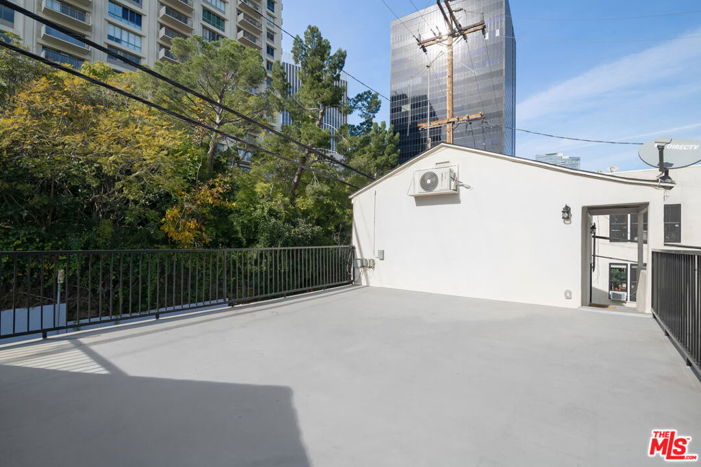 407 Shirley Place - Photo 11