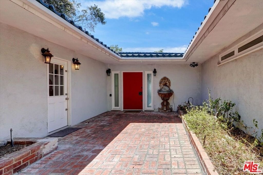 2200 Outpost Drive - Photo 2