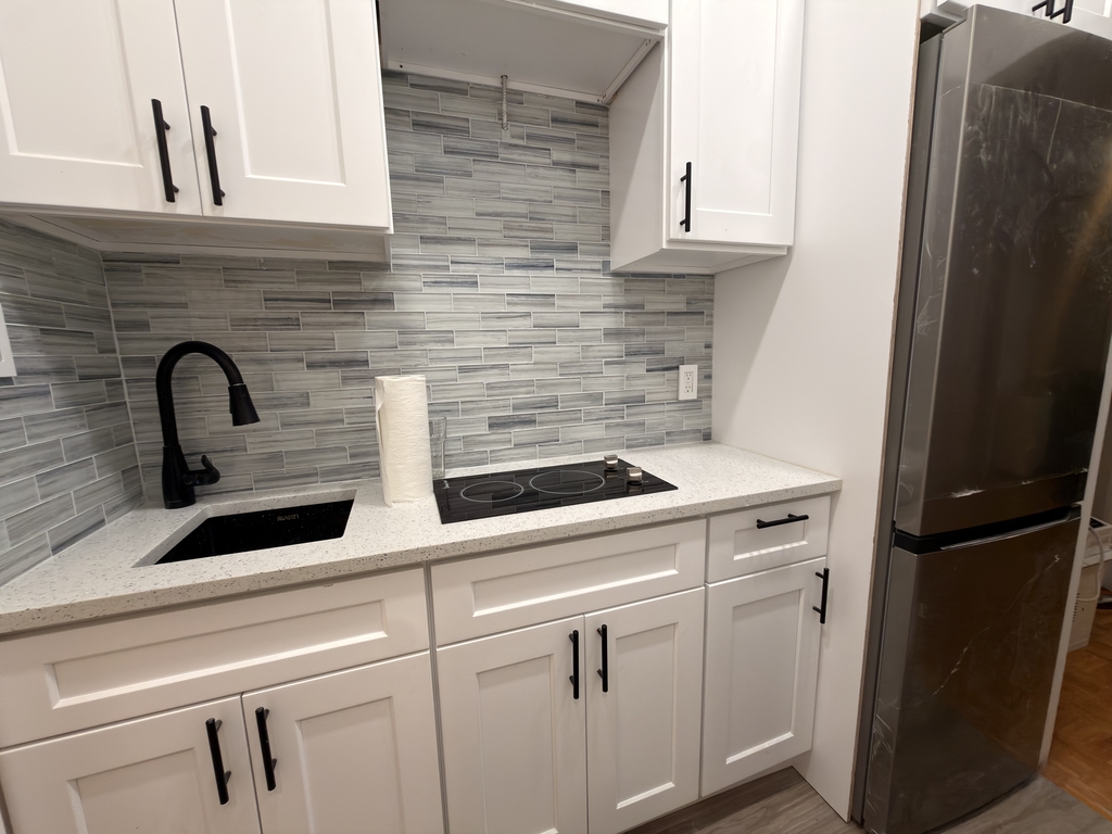 428 Halsey Street - Photo 2
