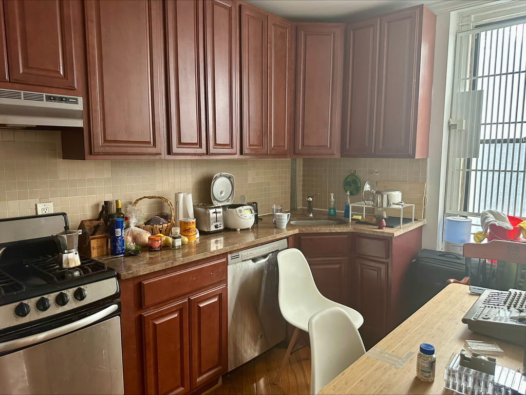 240 East 4th Street - Photo 3