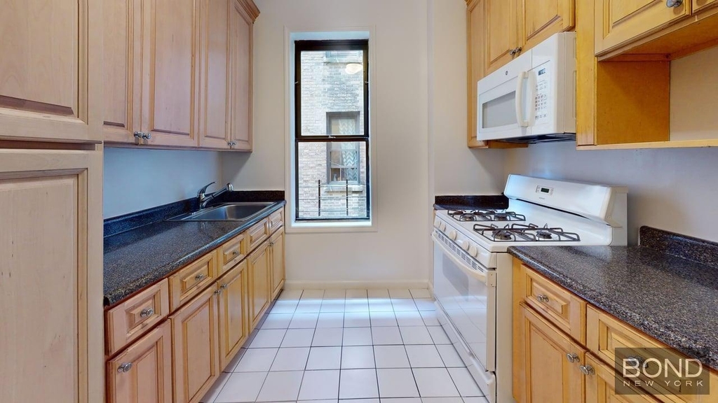 West 171st Street - Photo 14